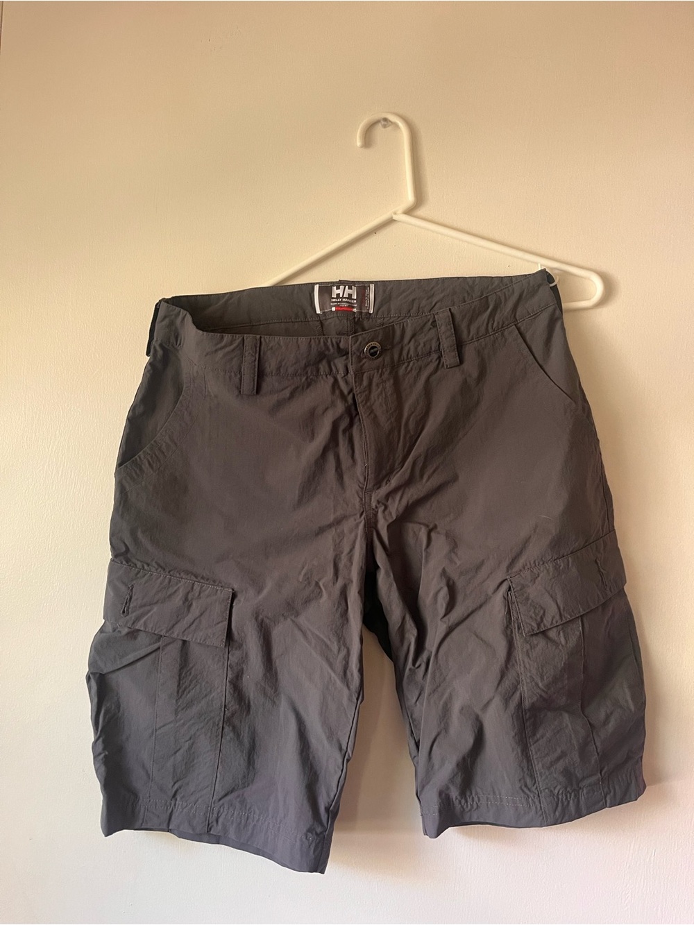 Helly Hansen Men's Quick Dry Charcoal Cargo Shorts Size 32